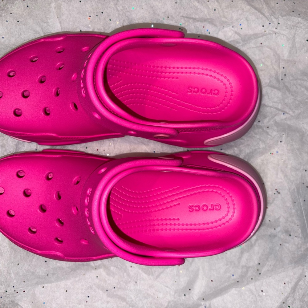 CROCS Women's Vivid Pink Clogs